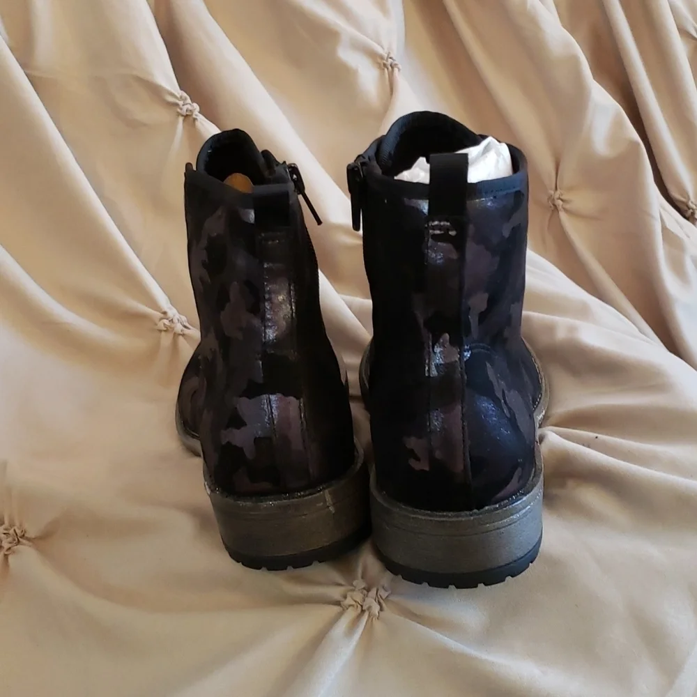 Landis Dulce Vita Black Metallic Camo Boots Size 5